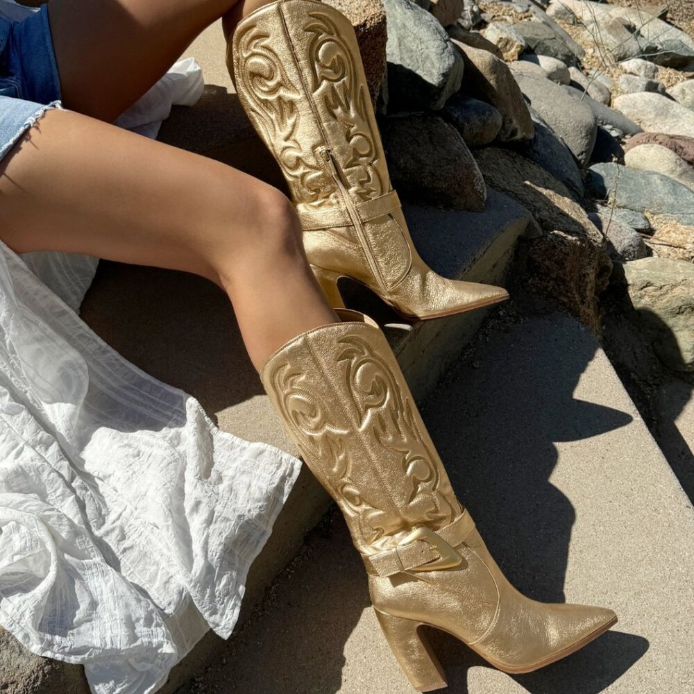 NEW Vince Camuto Biancaa Boots Size 5M